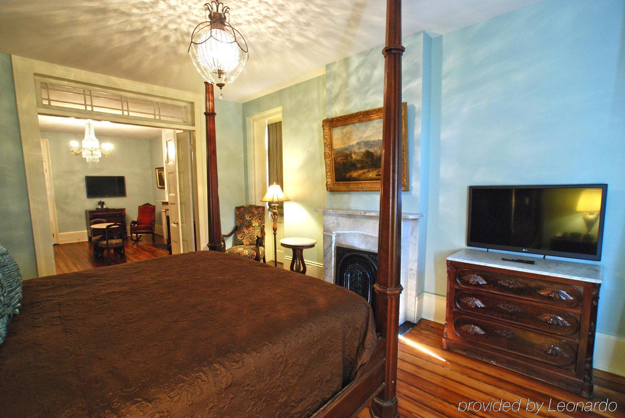 Lamothe House Hotel A French Quarter Guest Houses Property Новый Орлеан Экстерьер фото