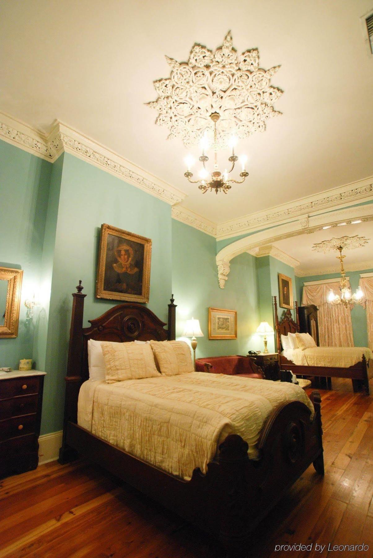 Lamothe House Hotel A French Quarter Guest Houses Property Новый Орлеан Экстерьер фото
